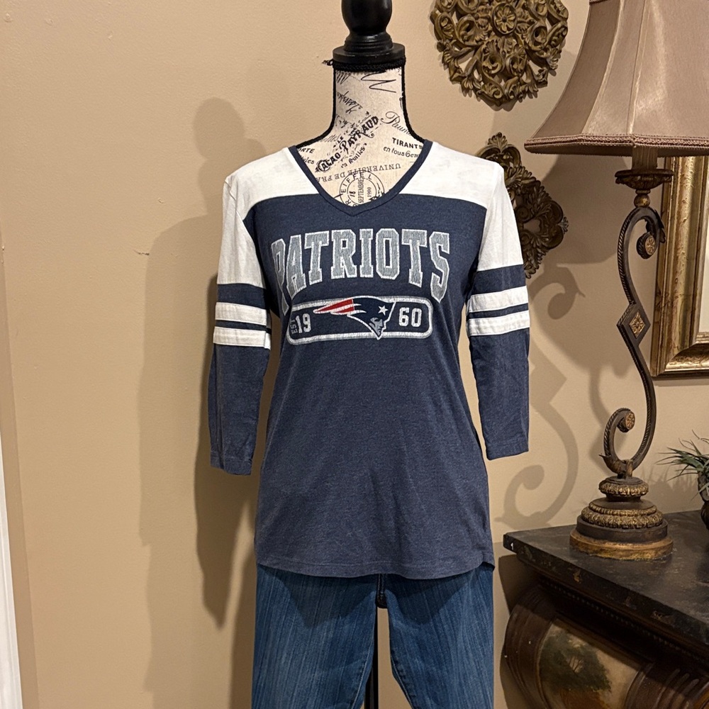 Patriots V-Neck Football T-Shirt NFL Team Apparel 3/4 Sleeve S/P, Jr